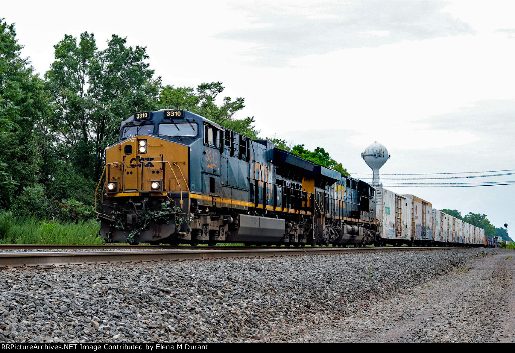 CSX 3310 on I-032